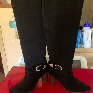 Super cute Tall suede 3” heeled Boots NIB